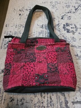 Donna Sharp Quilted Patchwork Shoulder Bag Red Black